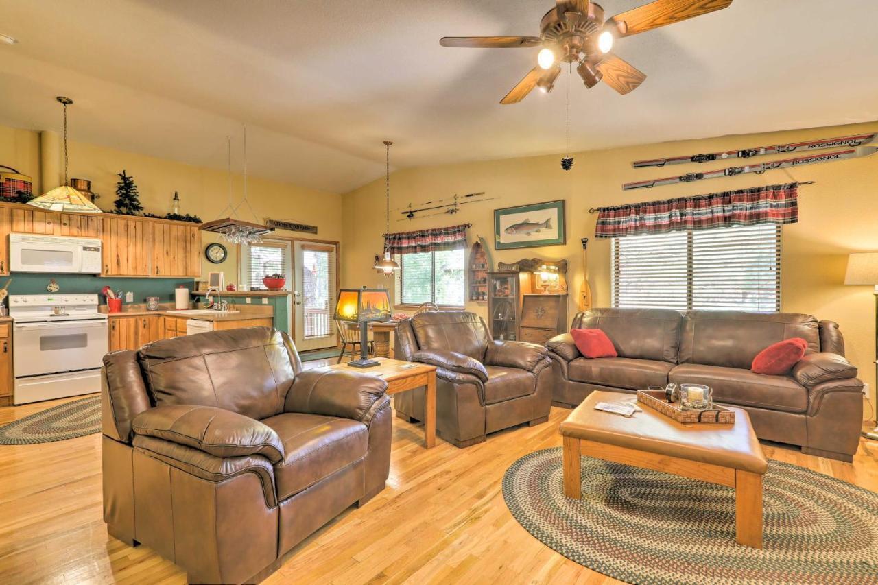 Rustic Cabin With Deck About 4 Mi To Old Town Flagstaff! Exterior photo
